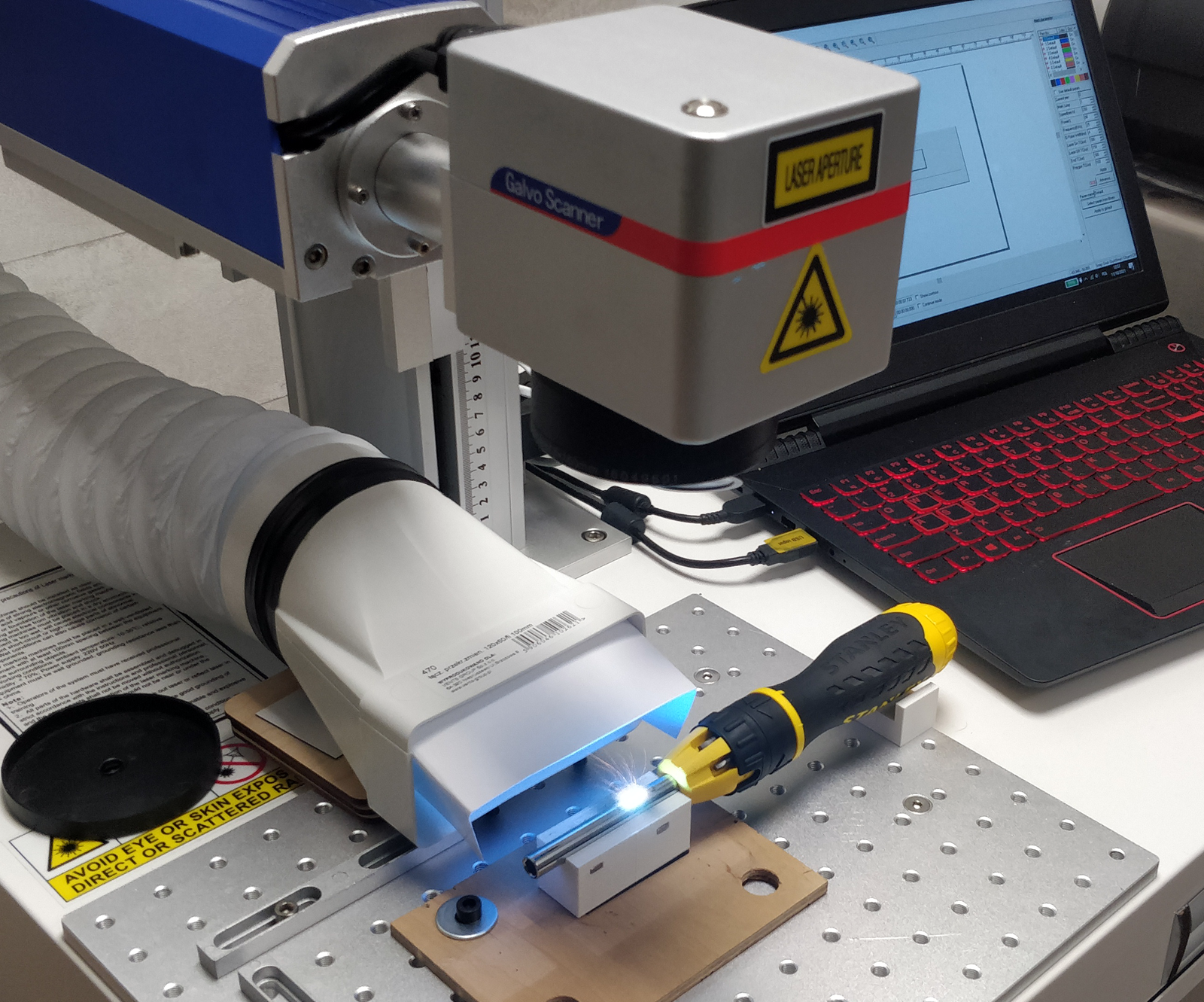 laser światłowodowy